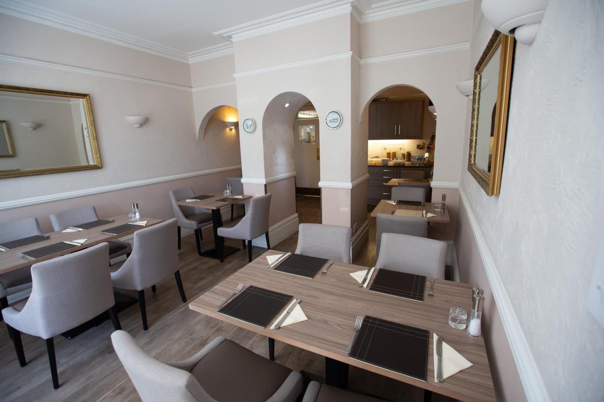 Corner House Hotel Gatwick