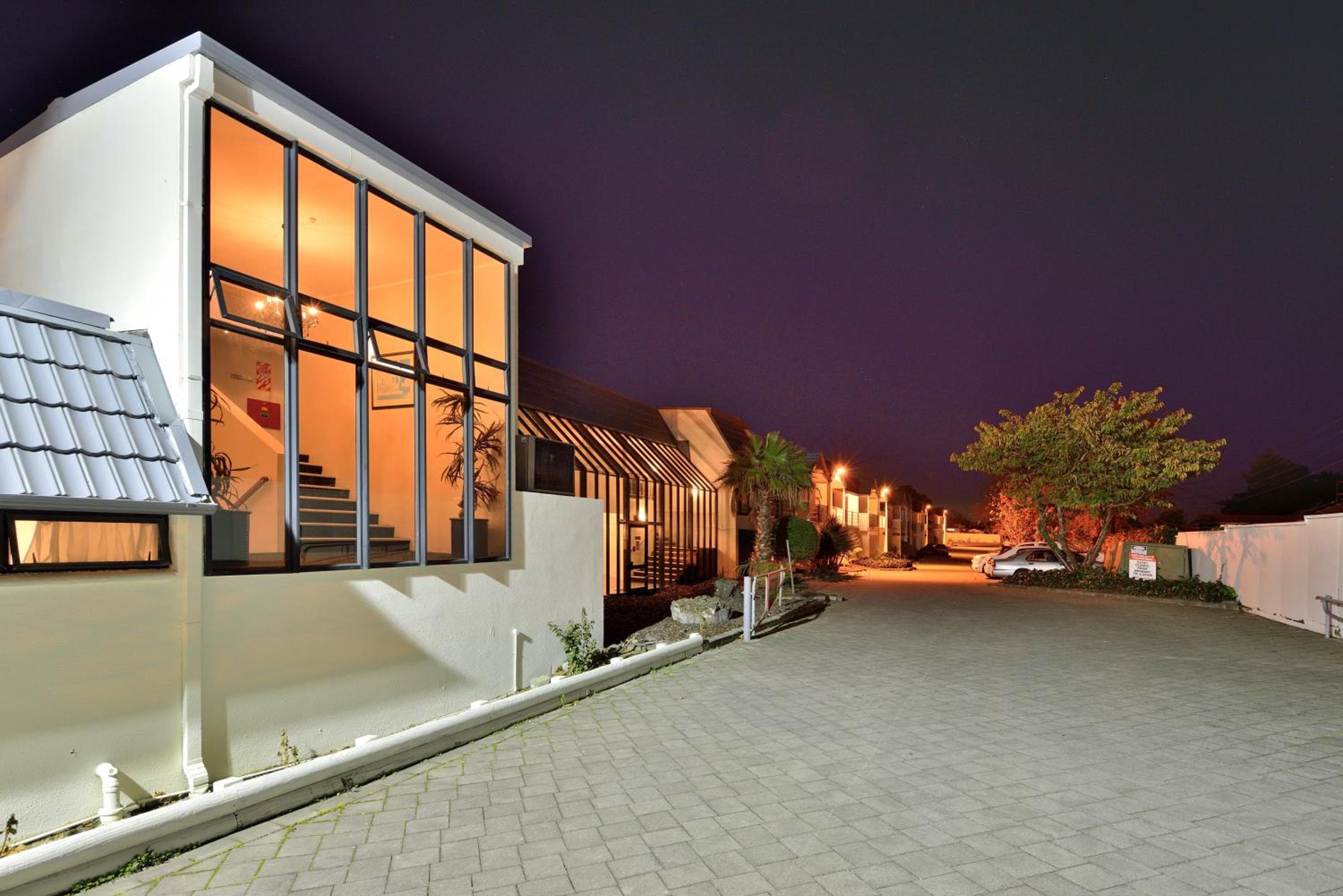 Manukau Hotel & Conference Centre