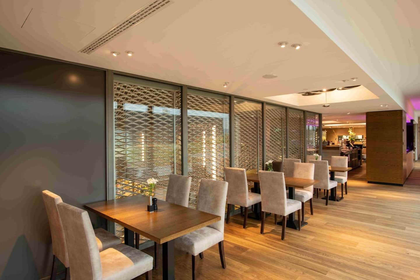 HOTEL illuster - Urban & Local