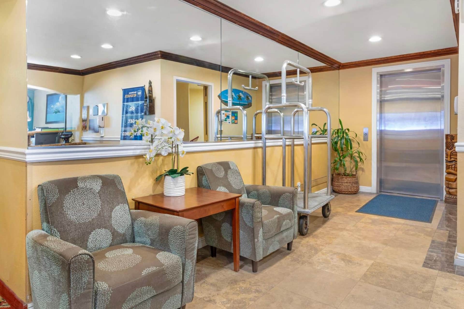 Best Western Harbour Inn & Suites Huntington - Sunset Beach