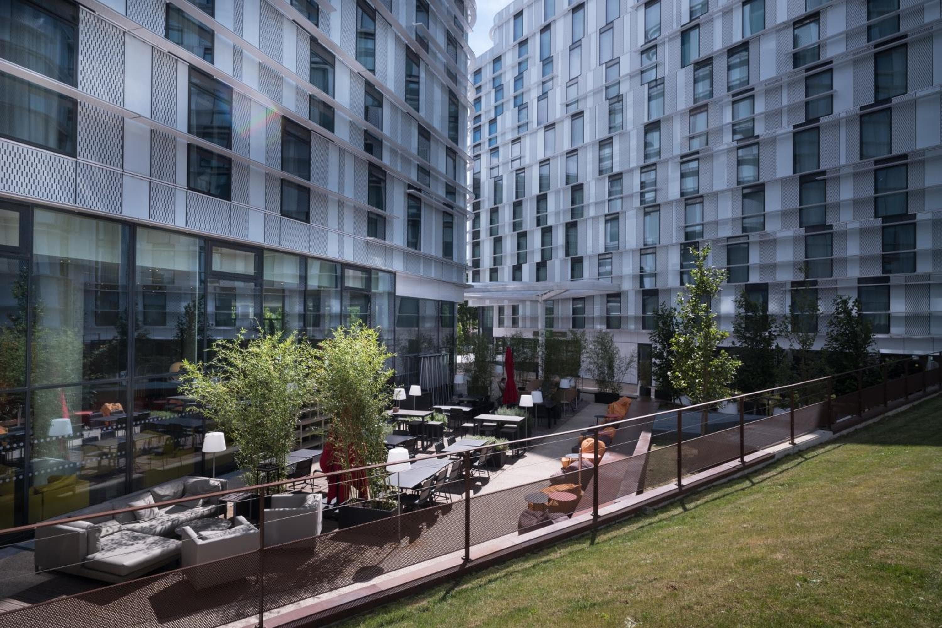 Radisson Blu CDG Airport Terminal Hotel