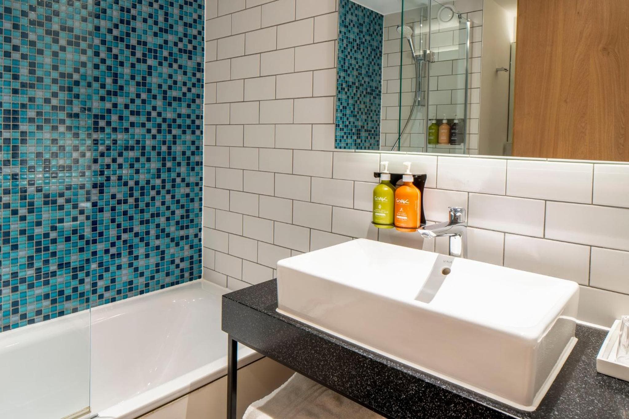 Holiday Inn London Brentford Lock