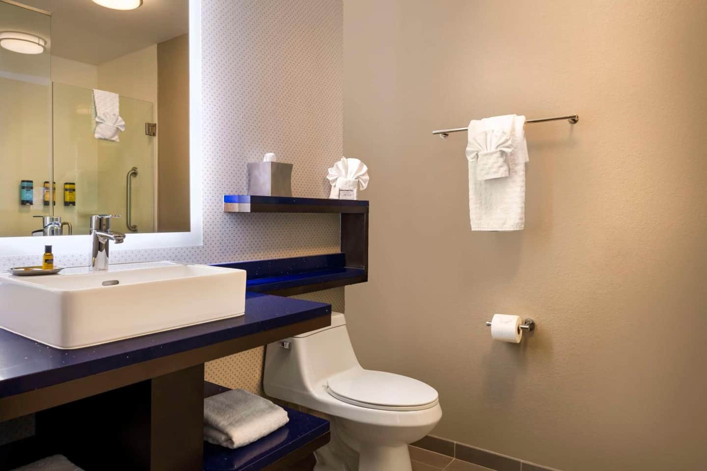 GLo Hotel Asheville-Blue Ridge Parkway