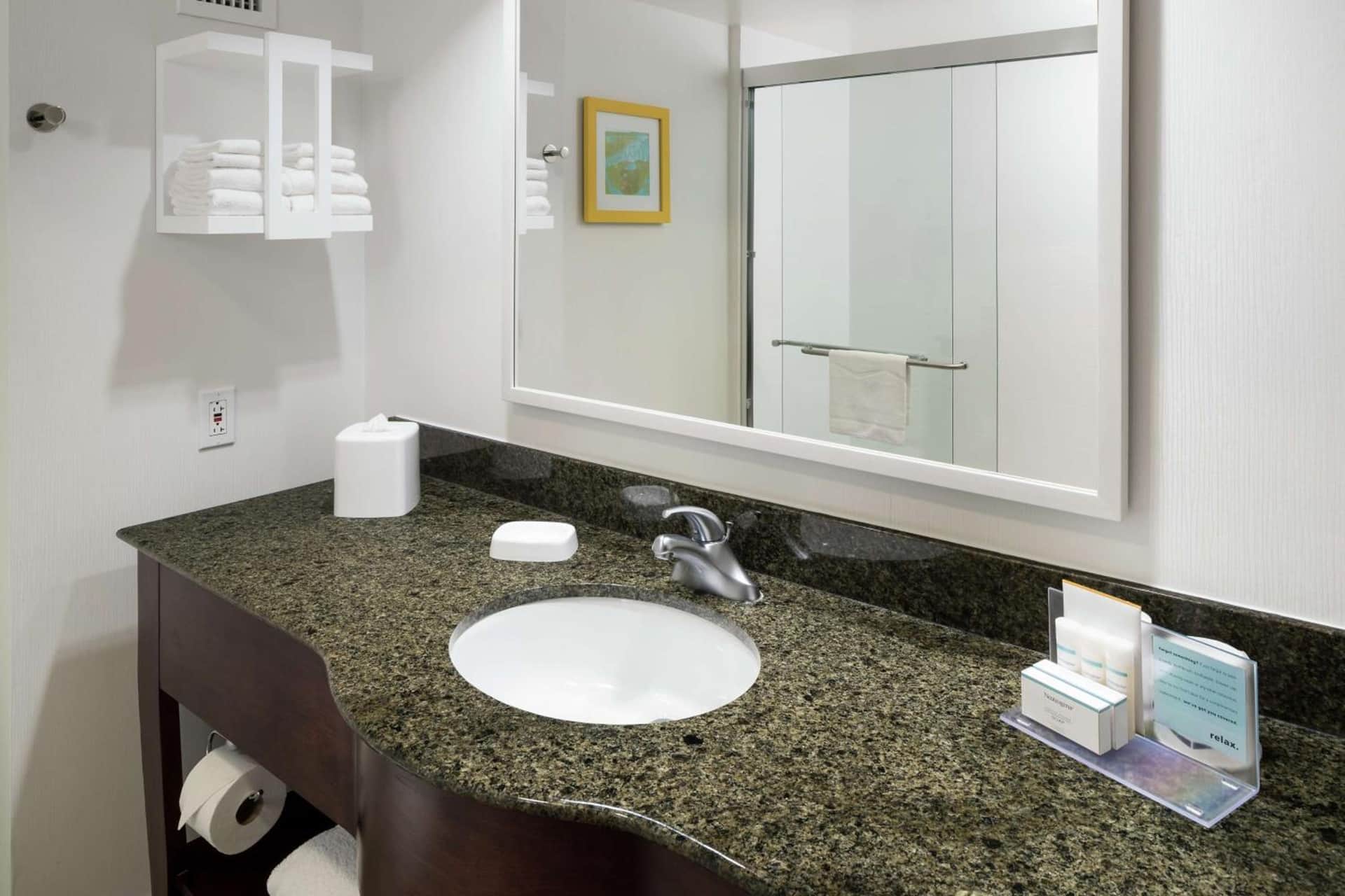 Hampton Inn & Suites Memphis at Beale Street
