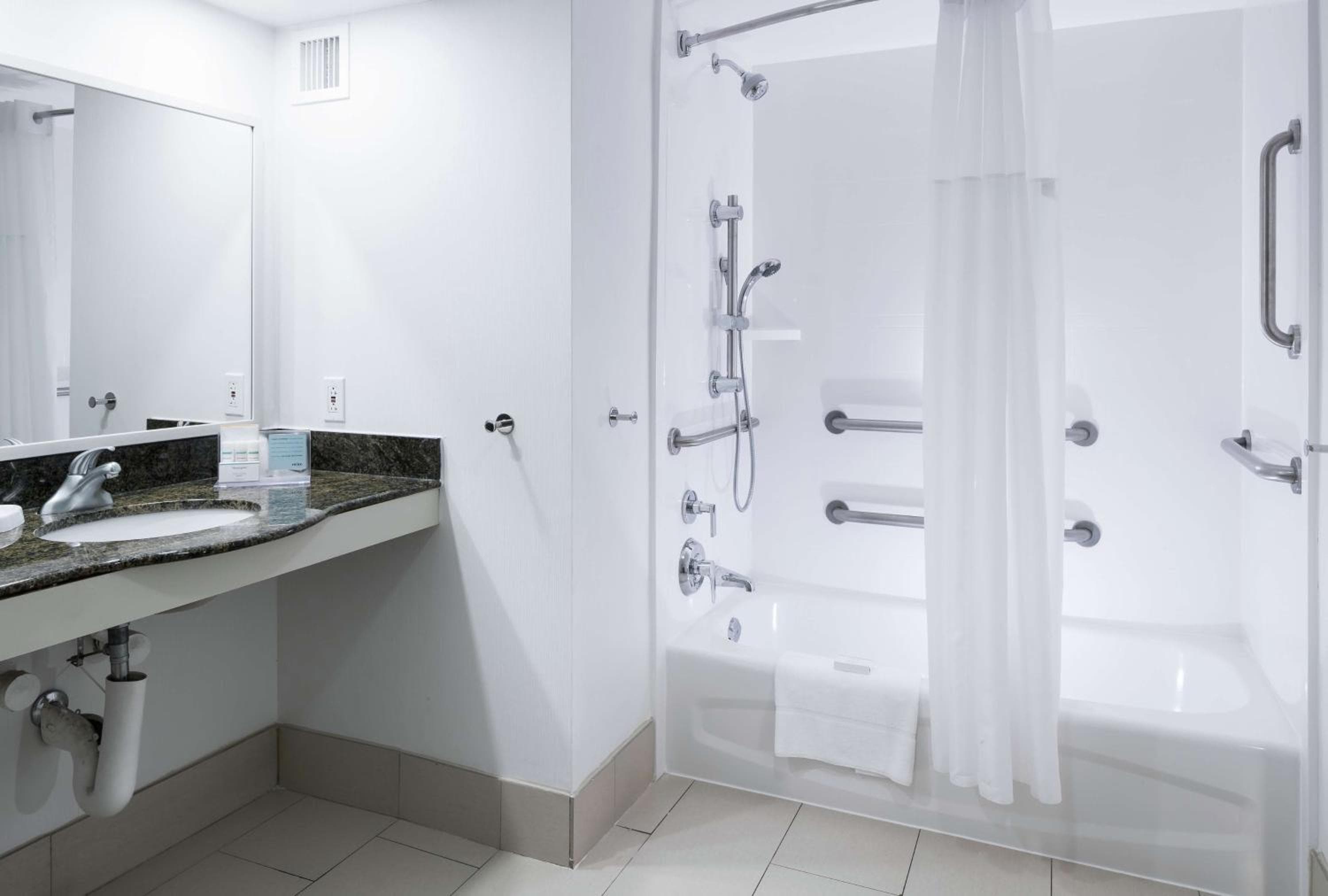 Hampton Inn & Suites Memphis at Beale Street