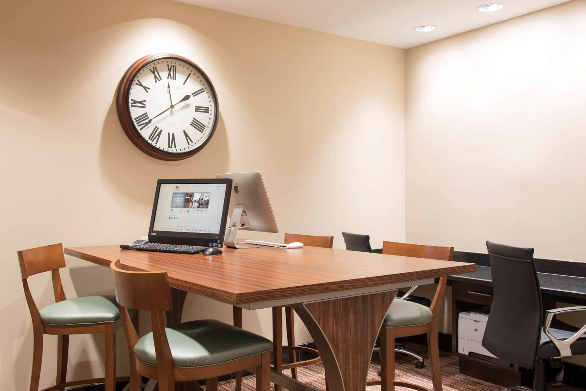 DoubleTree by Hilton Hotel Grand Rapids Airport