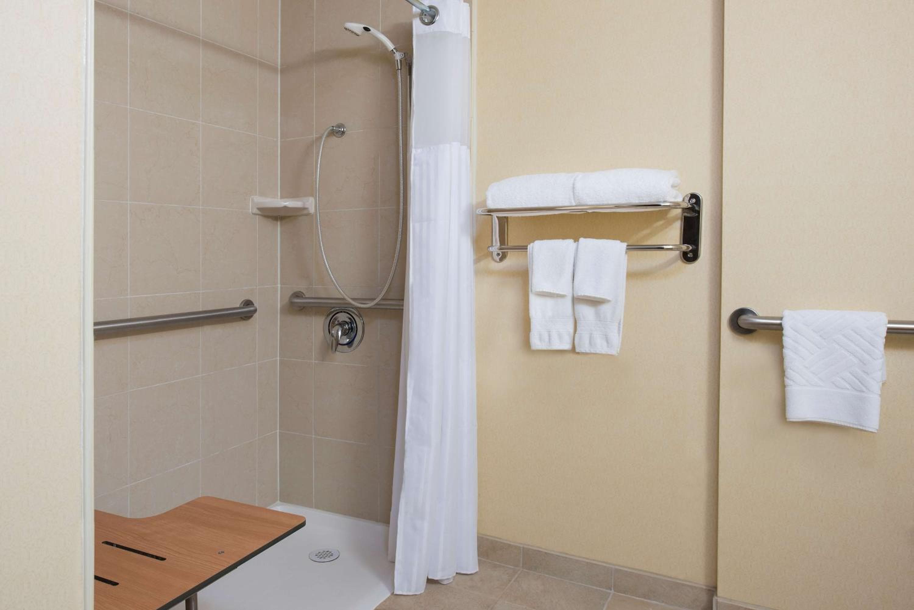 DoubleTree by Hilton Hotel Grand Rapids Airport