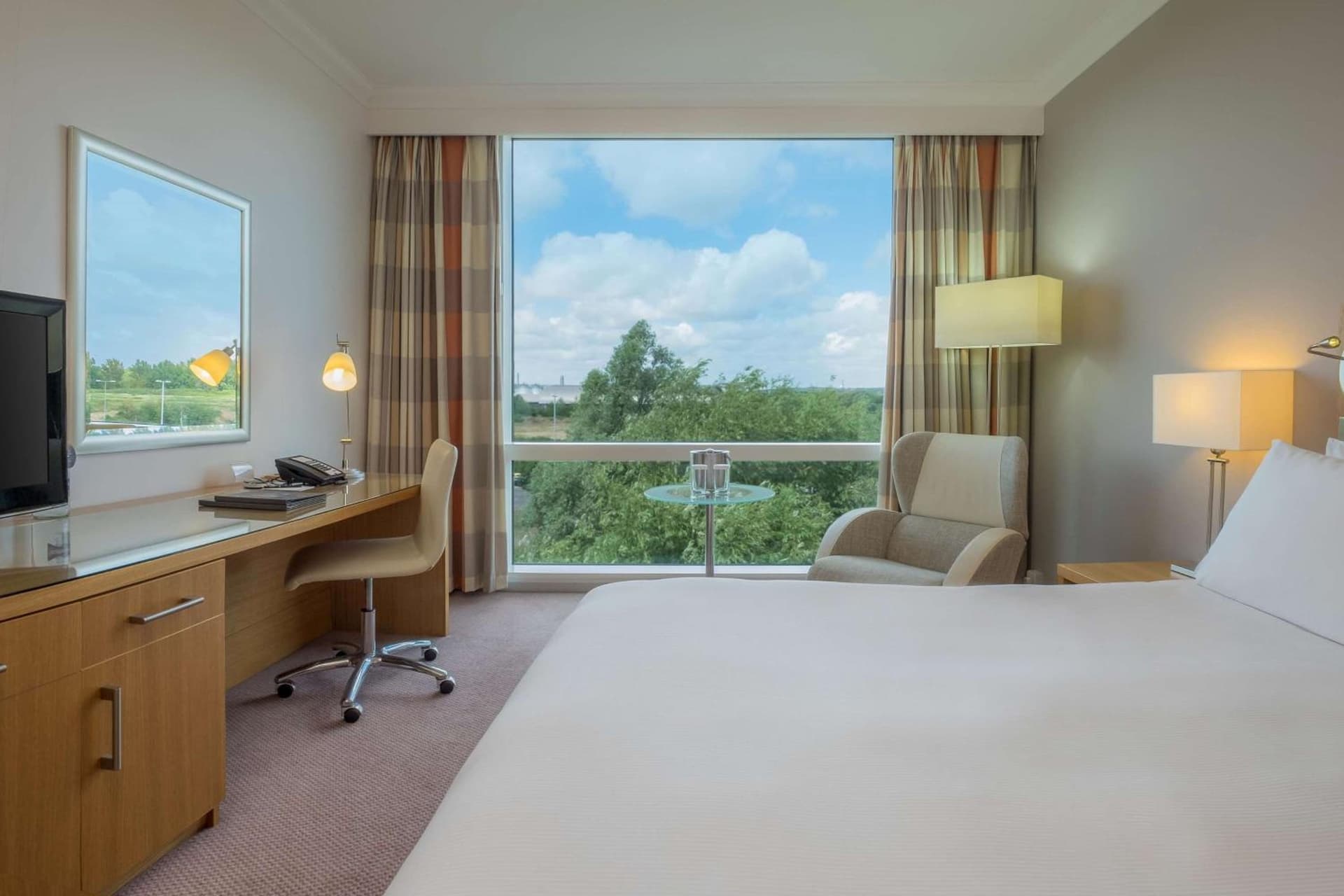Hilton Reading