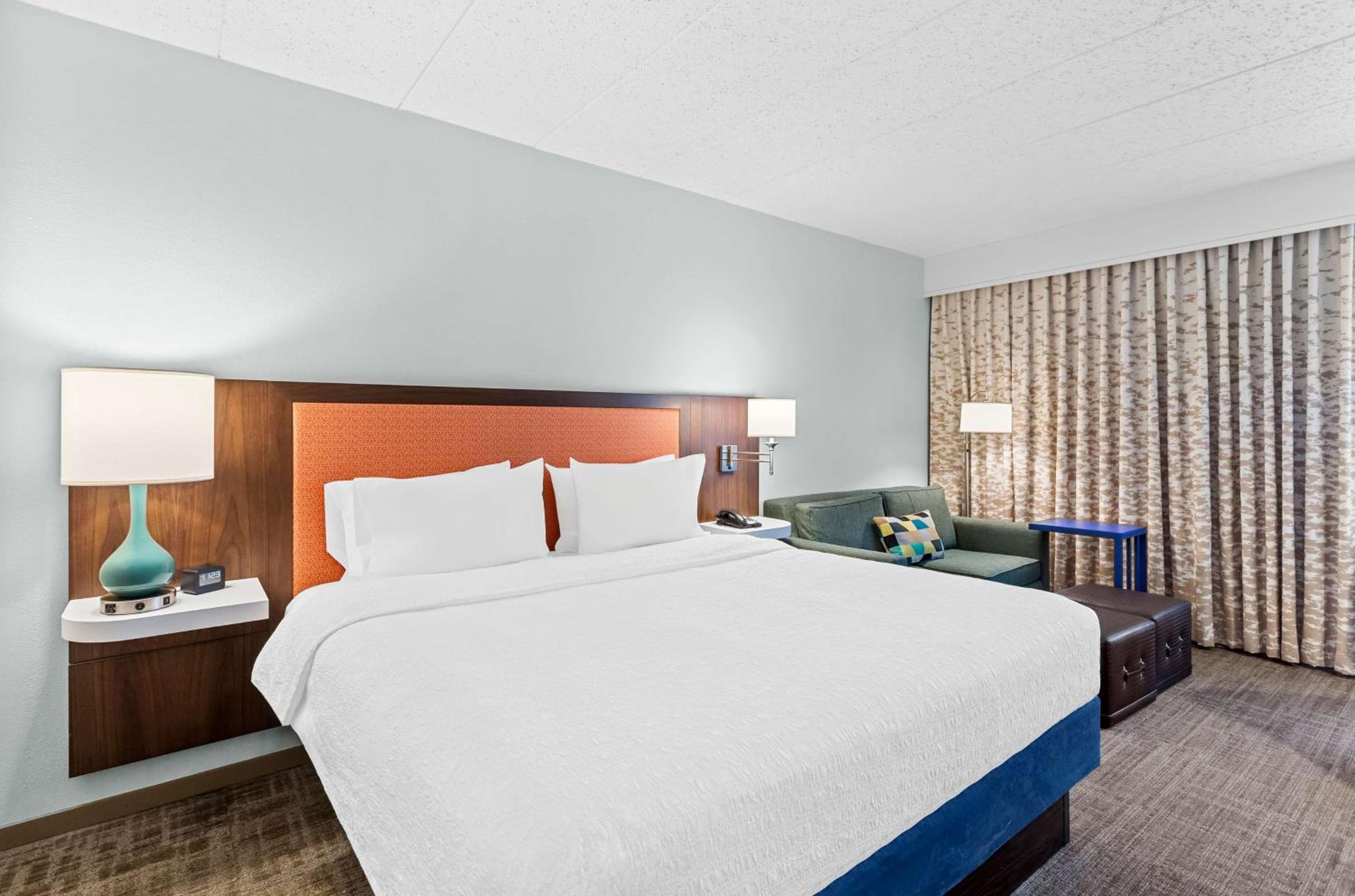 Hampton Inn Chicago-Naperville