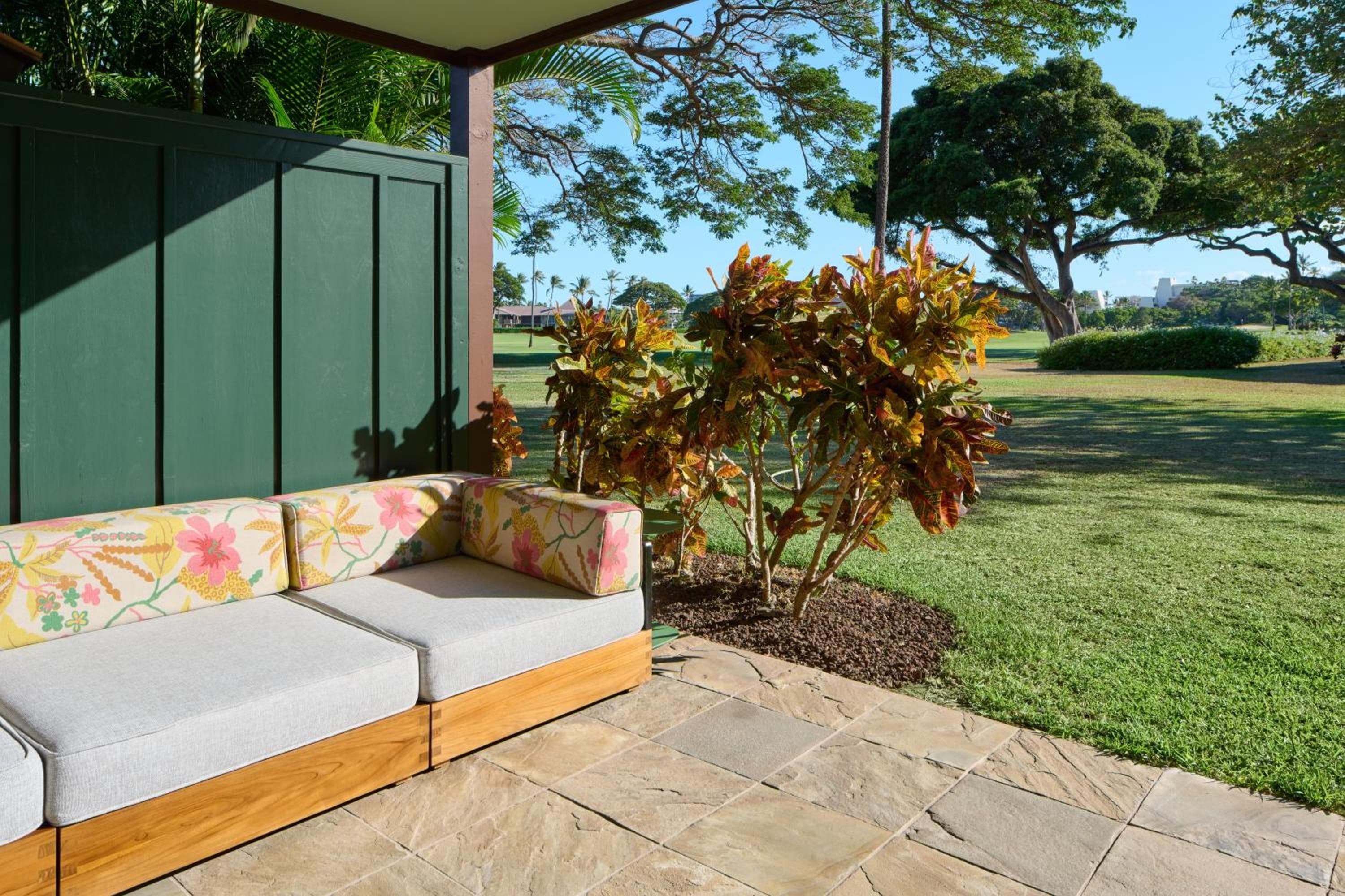 Royal Lahaina Resort & Bungalows