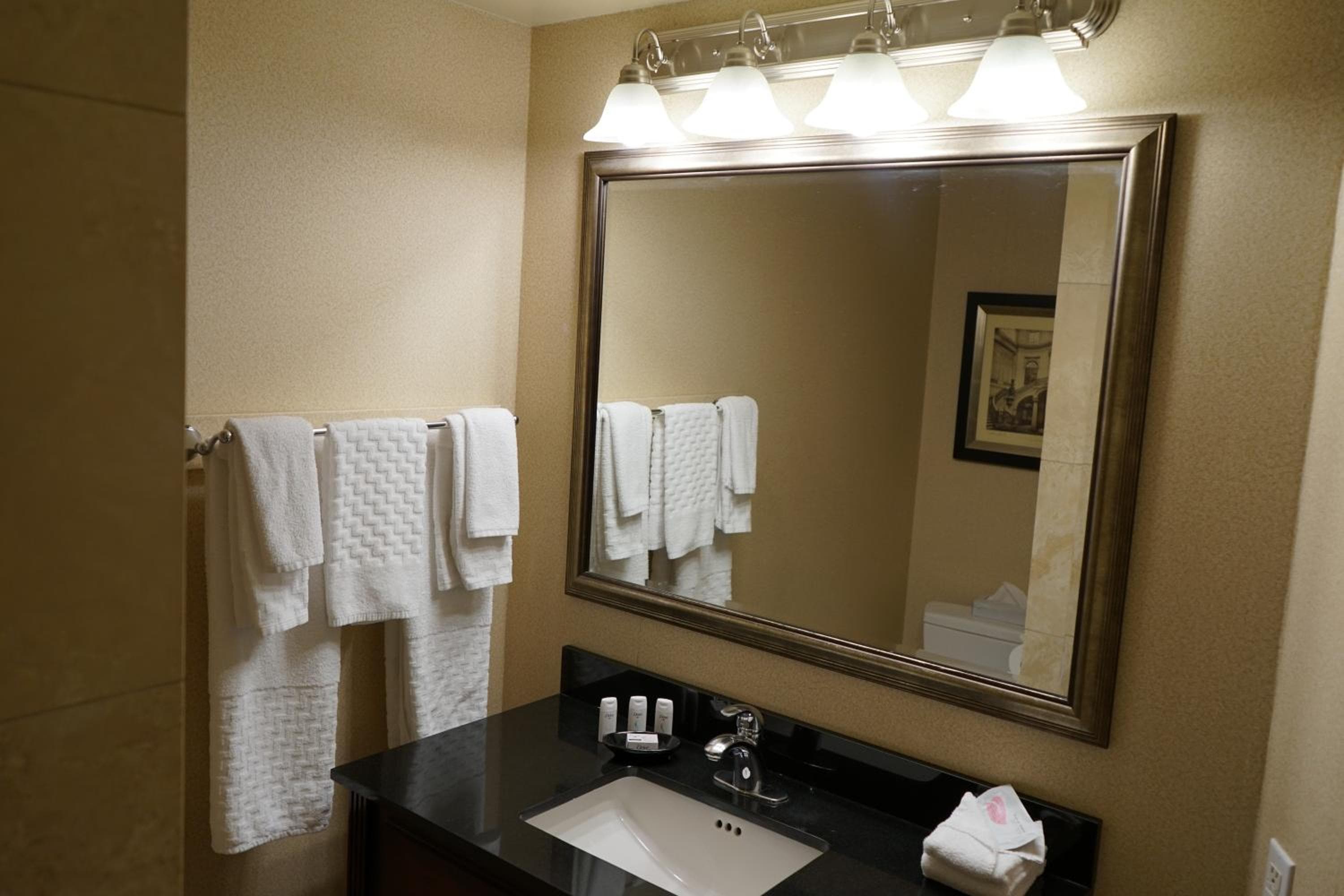 Wingate by Wyndham Bellingham Heritage Inn