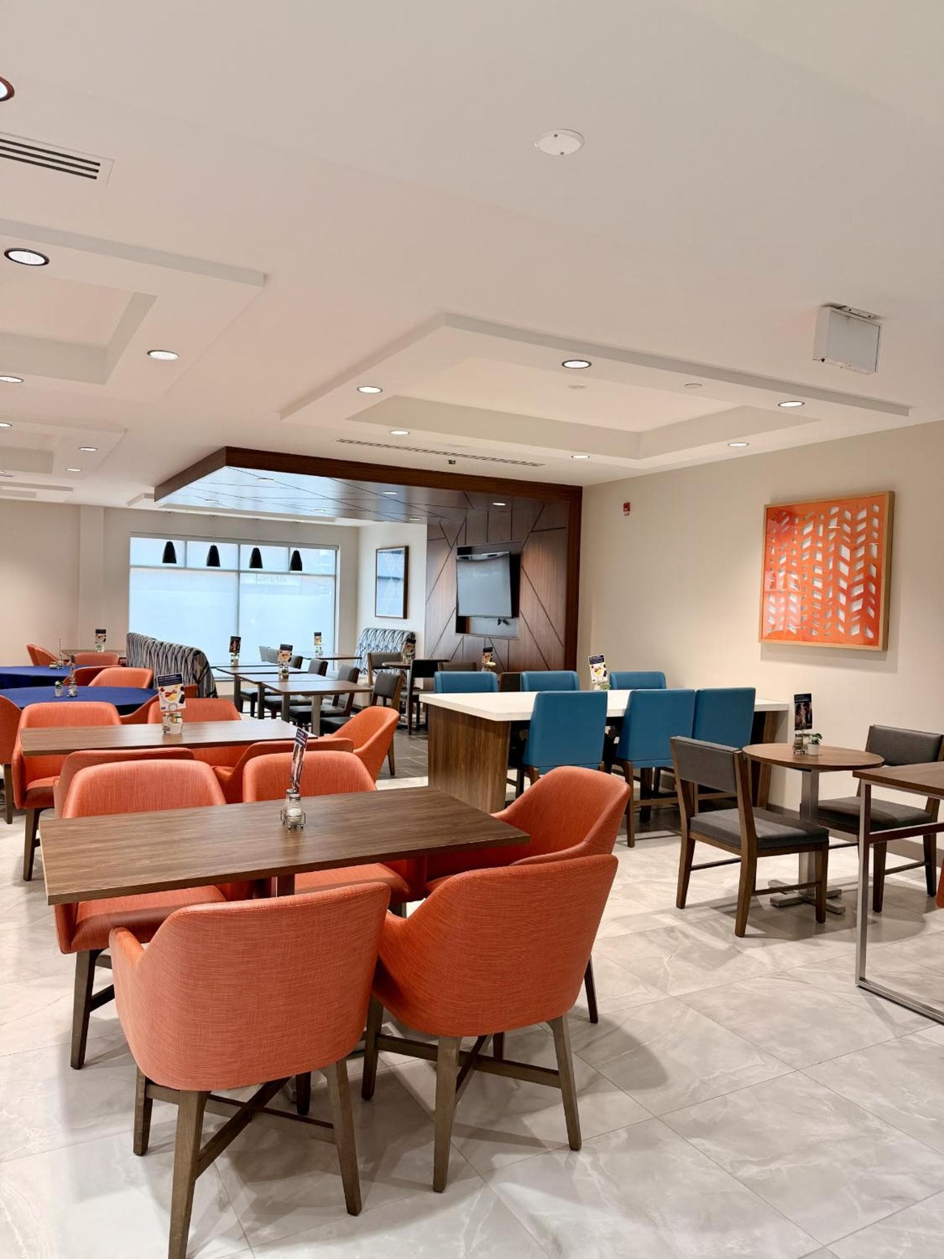 Holiday Inn Express & Suites Ottawa West - Nepean by IHG