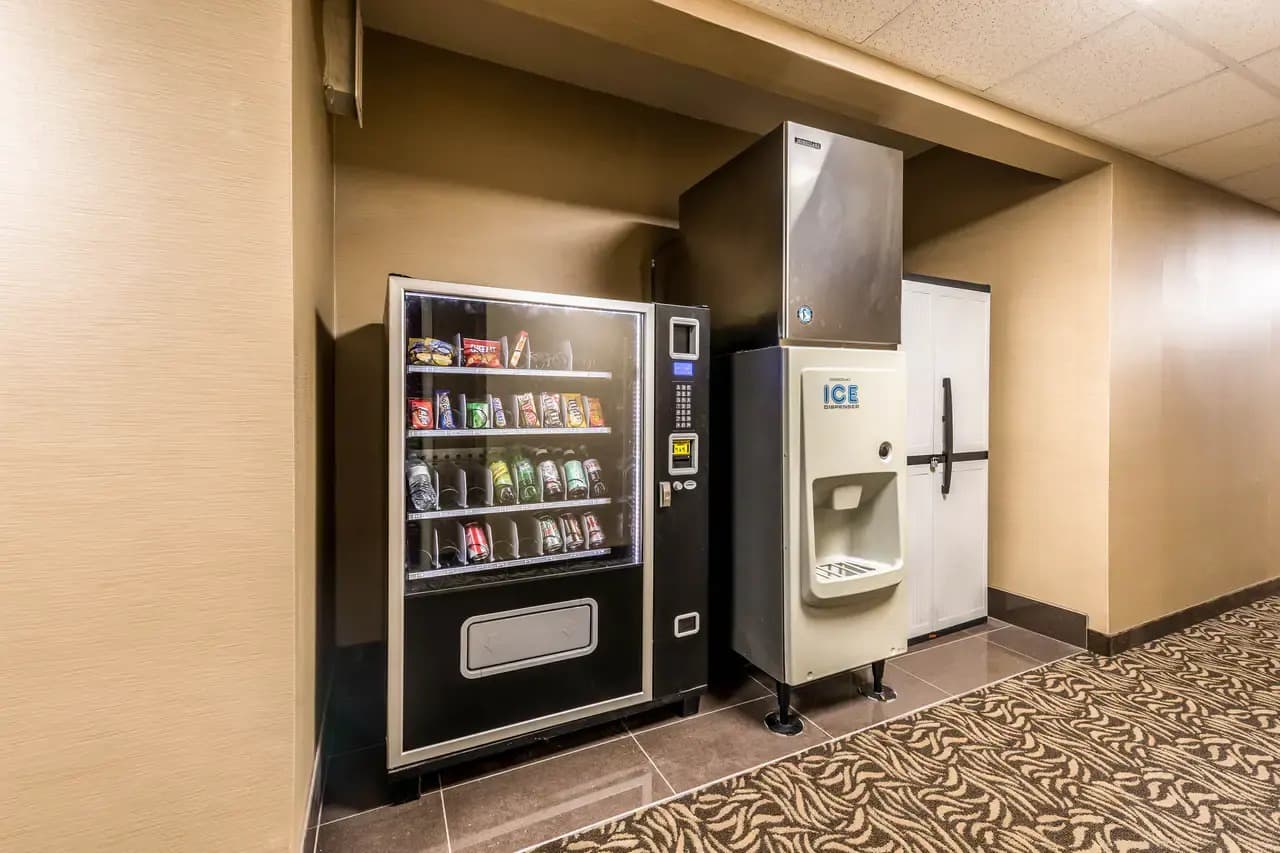 Comfort Inn & Suites Dayton Northwest - Englewood