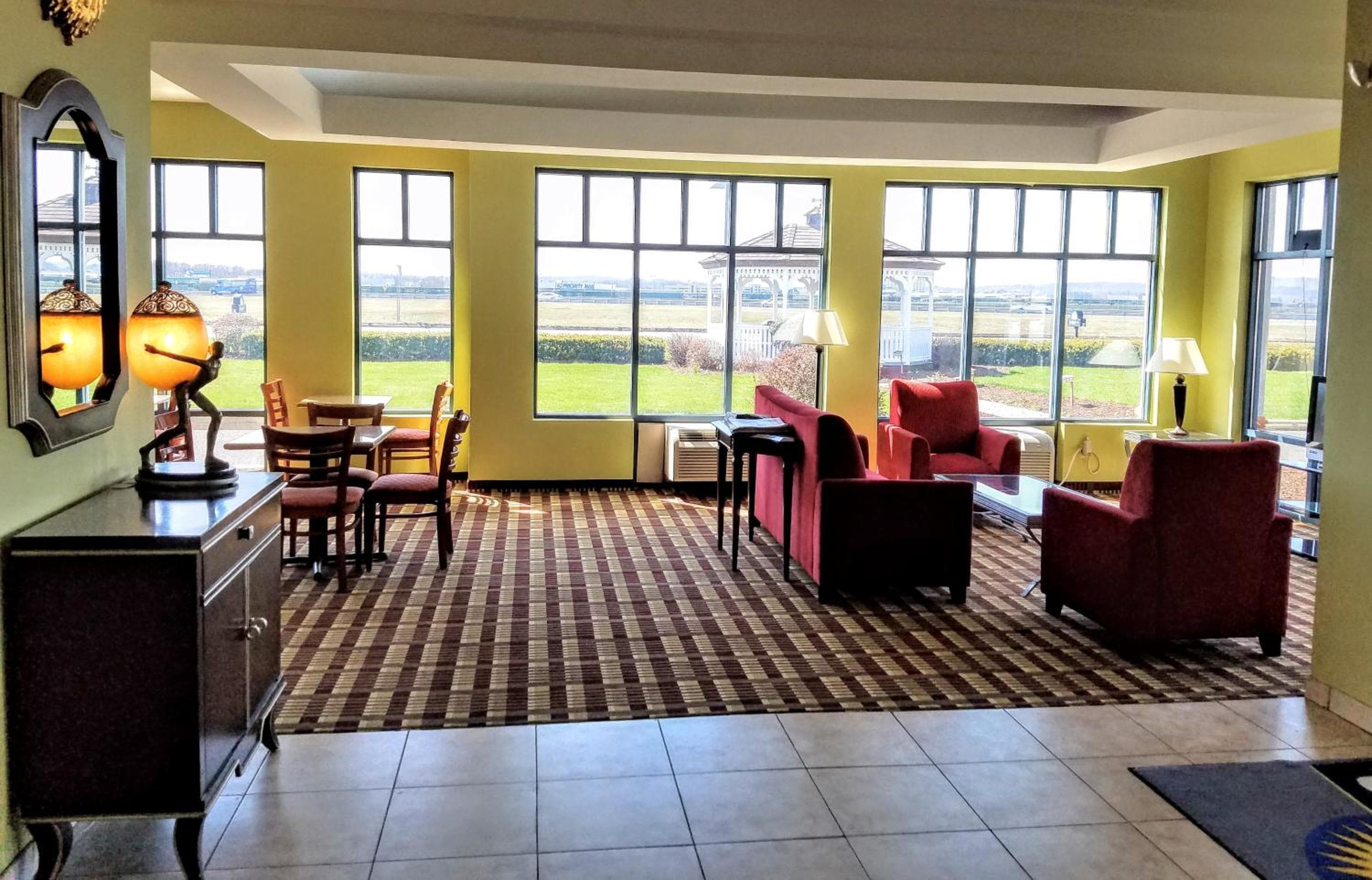 Days Inn by Wyndham Windsor Locks / Bradley Intl Airport