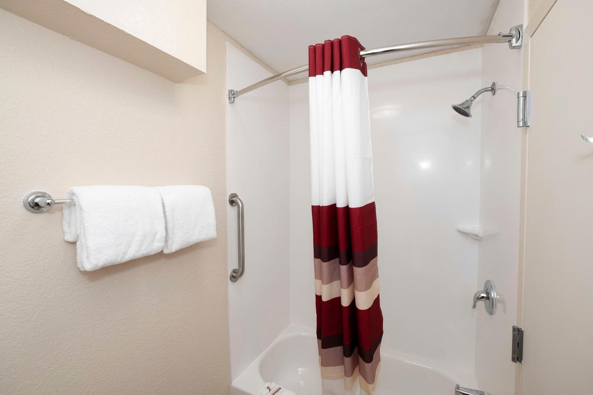 Red Roof Inn PLUS+ Jacksonville Southpoint