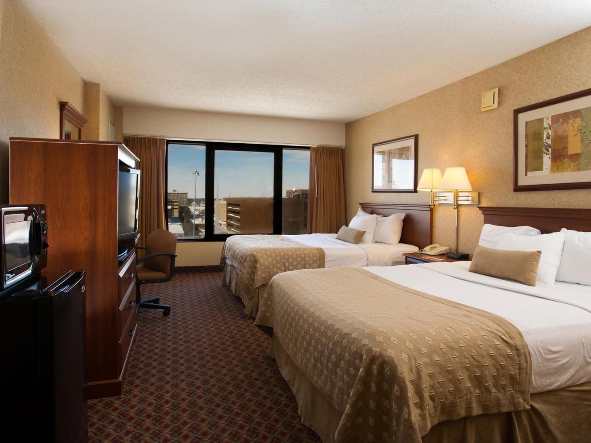 Ramada by Wyndham Topeka Downtown Hotel & Convention Center