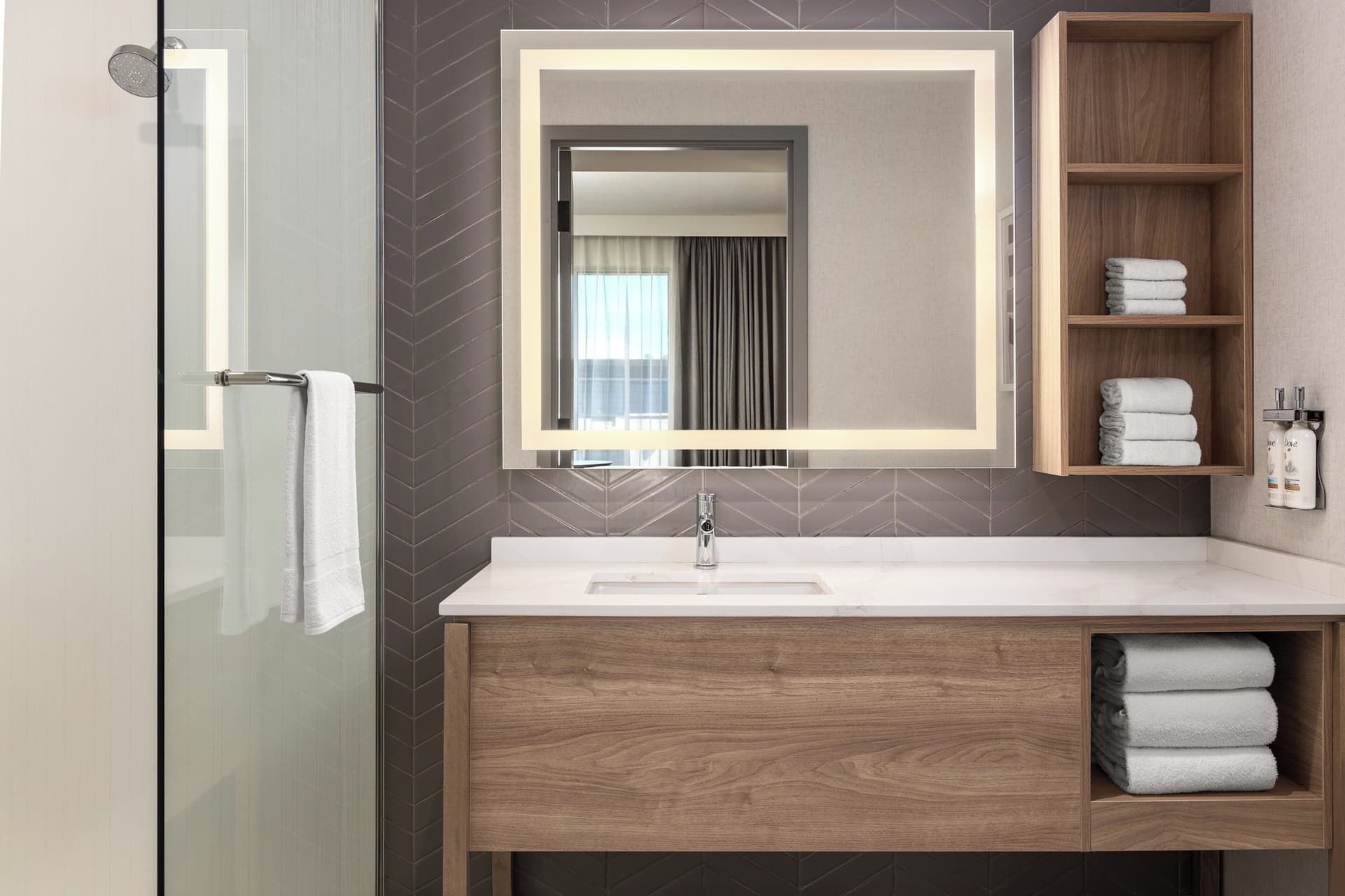 Staybridge Suites Montreal Airport - St-Laurent by IHG