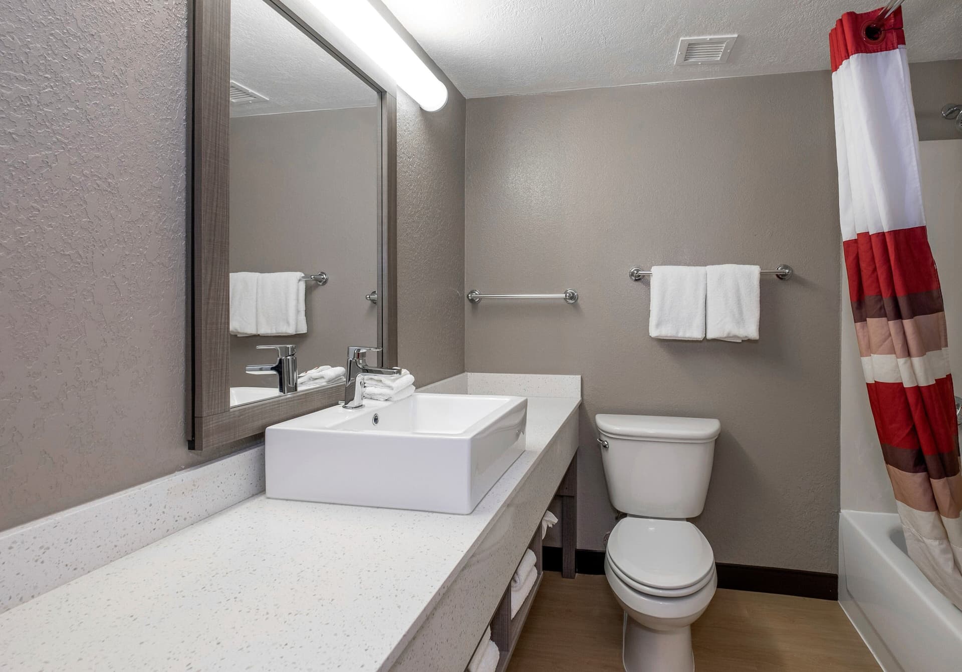 Red Roof Inn PLUS Boston - Mansfield - Foxboro