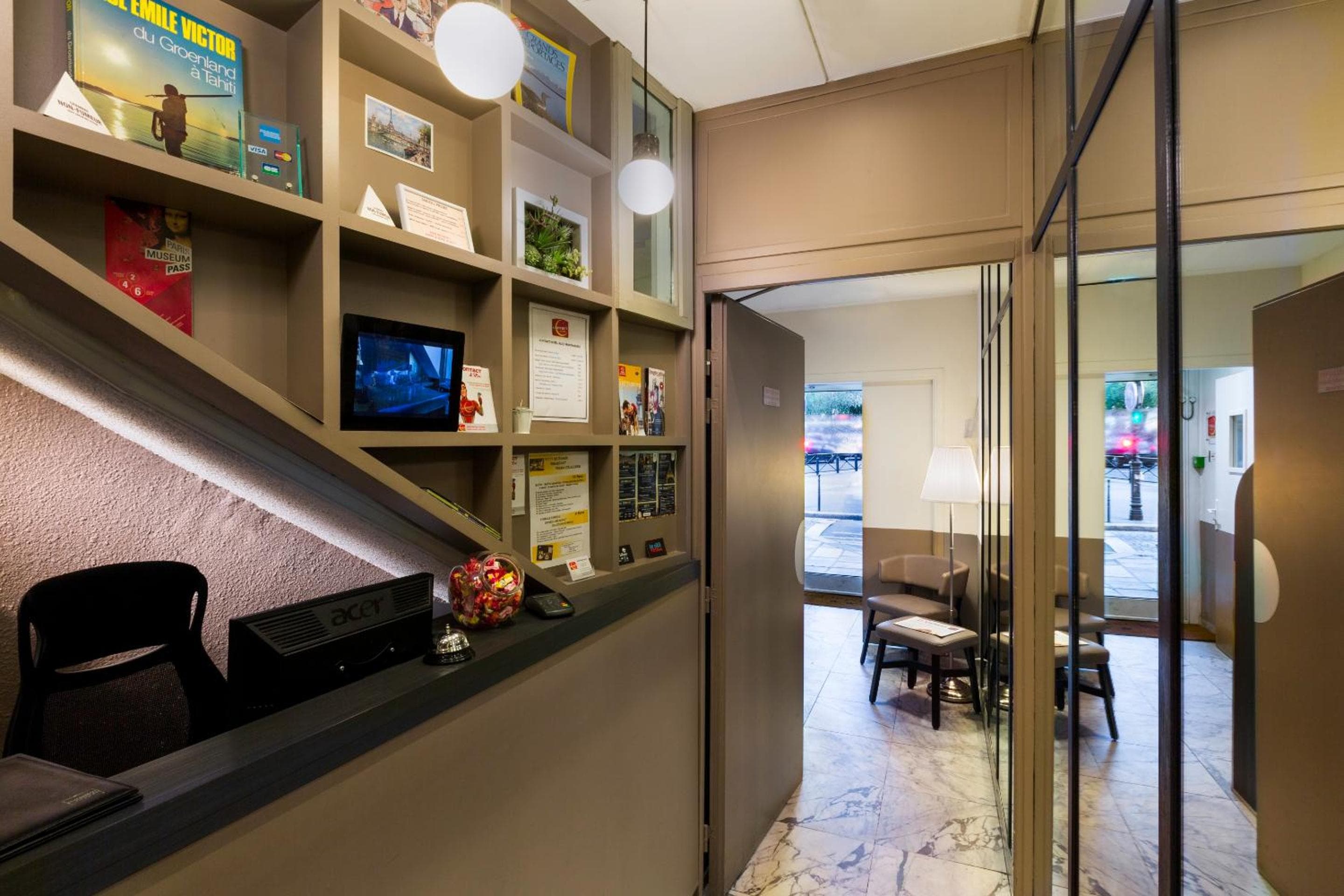 Contact Hôtel Alizé Montmartre