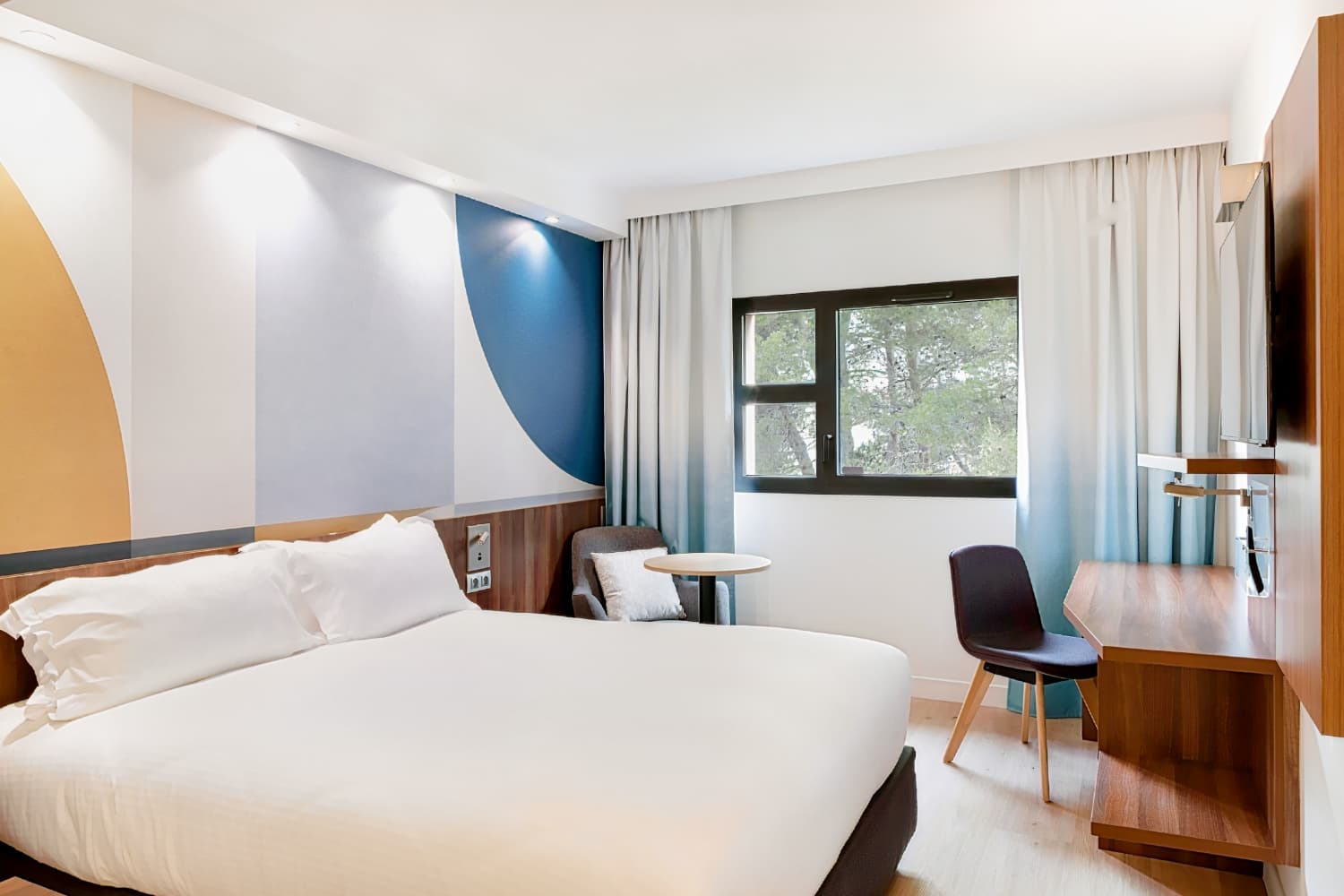 Holiday Inn - Marseille Airport, an IHG Hotel