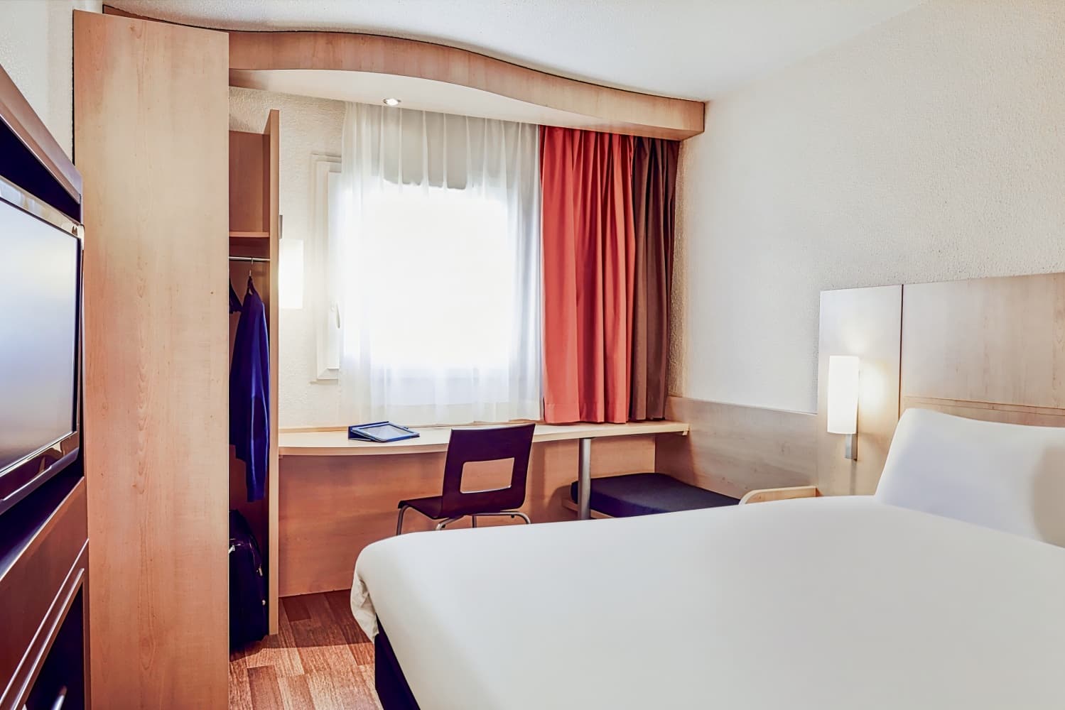 ibis Saint-Quentin Basilique