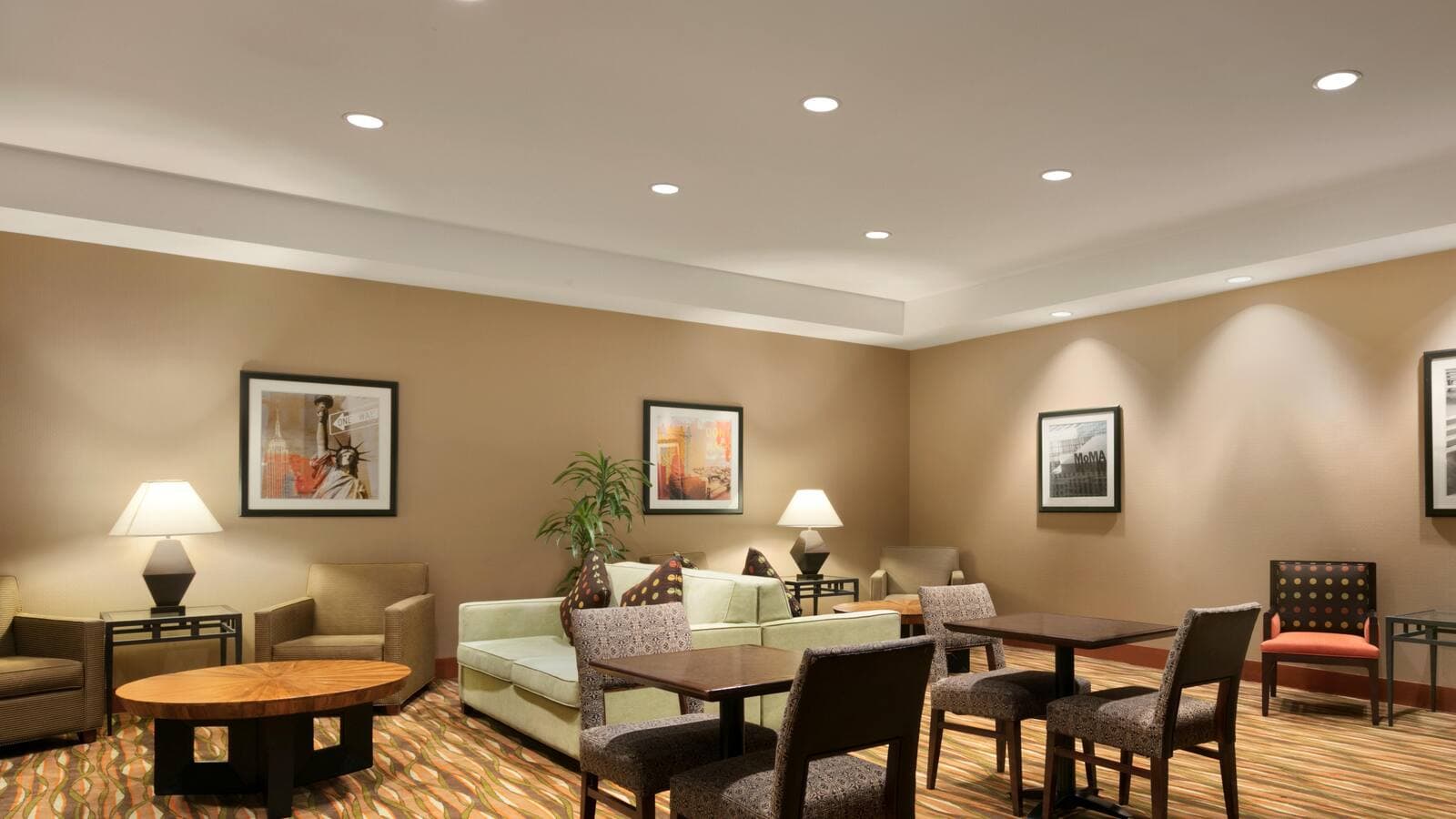 Hampton Inn New York - LaGuardia Airport