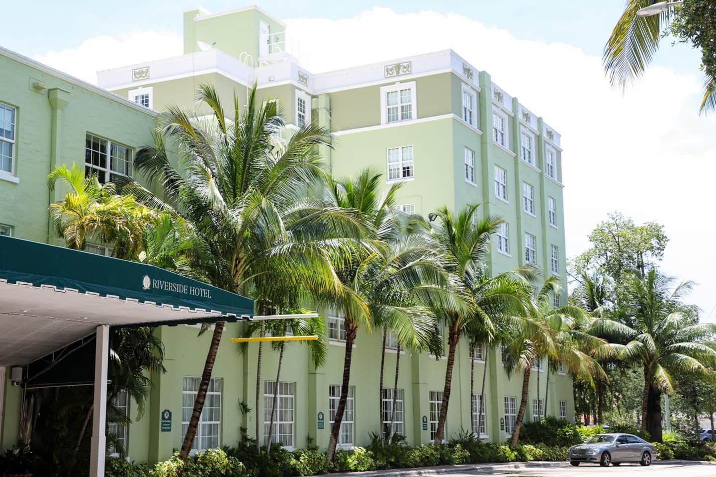 Riverside Hotel