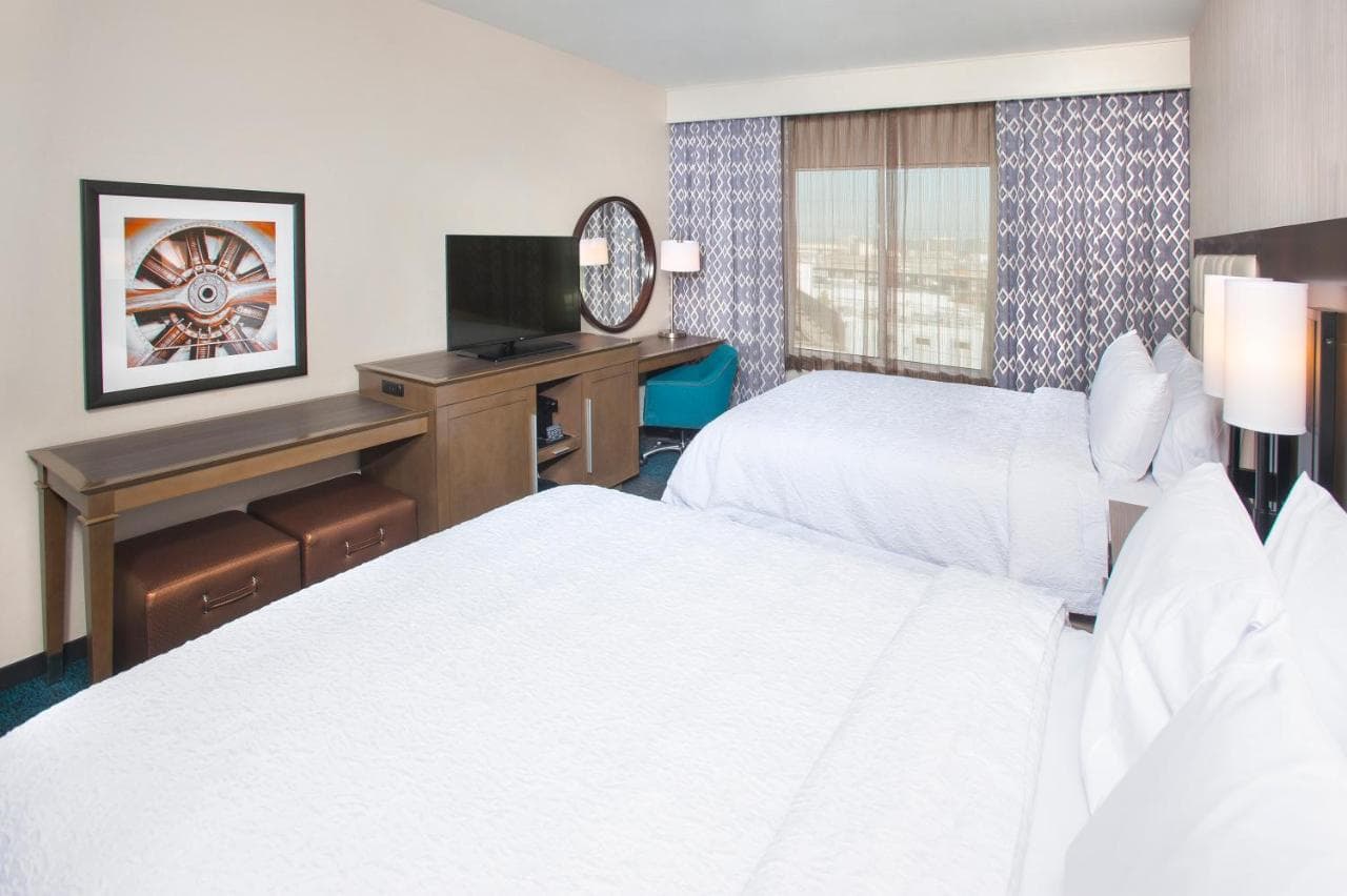 Hampton Inn & Suites LAX El Segundo