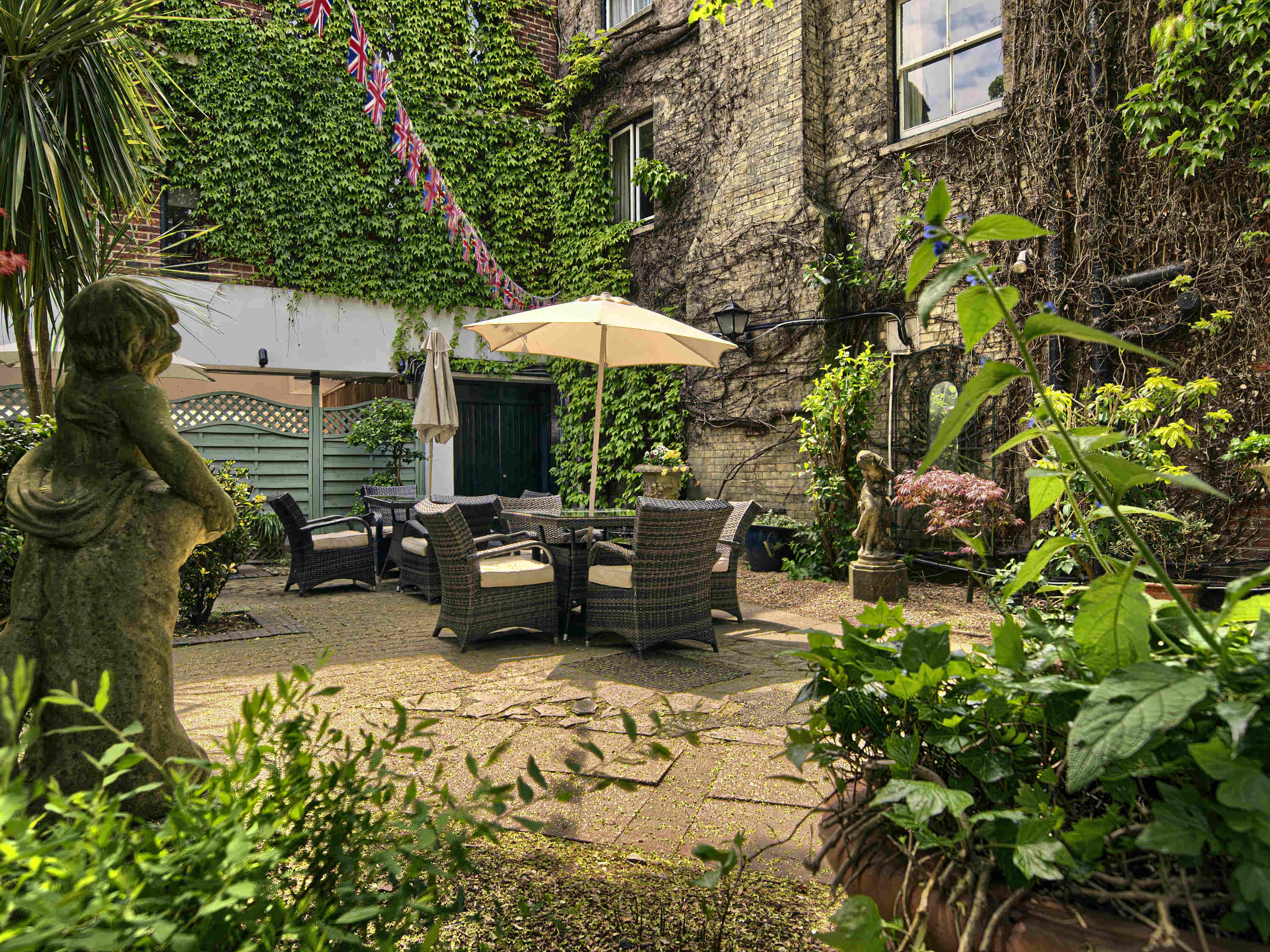 Mercure Salisbury White Hart Hotel